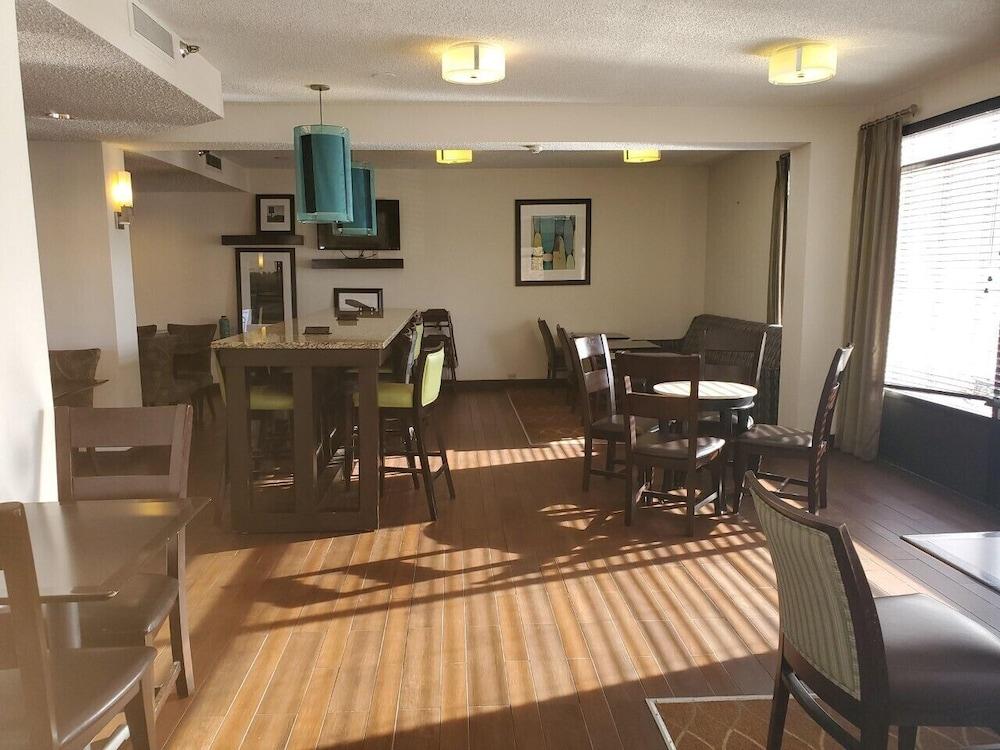 Spark By Hilton Colorado Springs I 25 Central Exterior photo