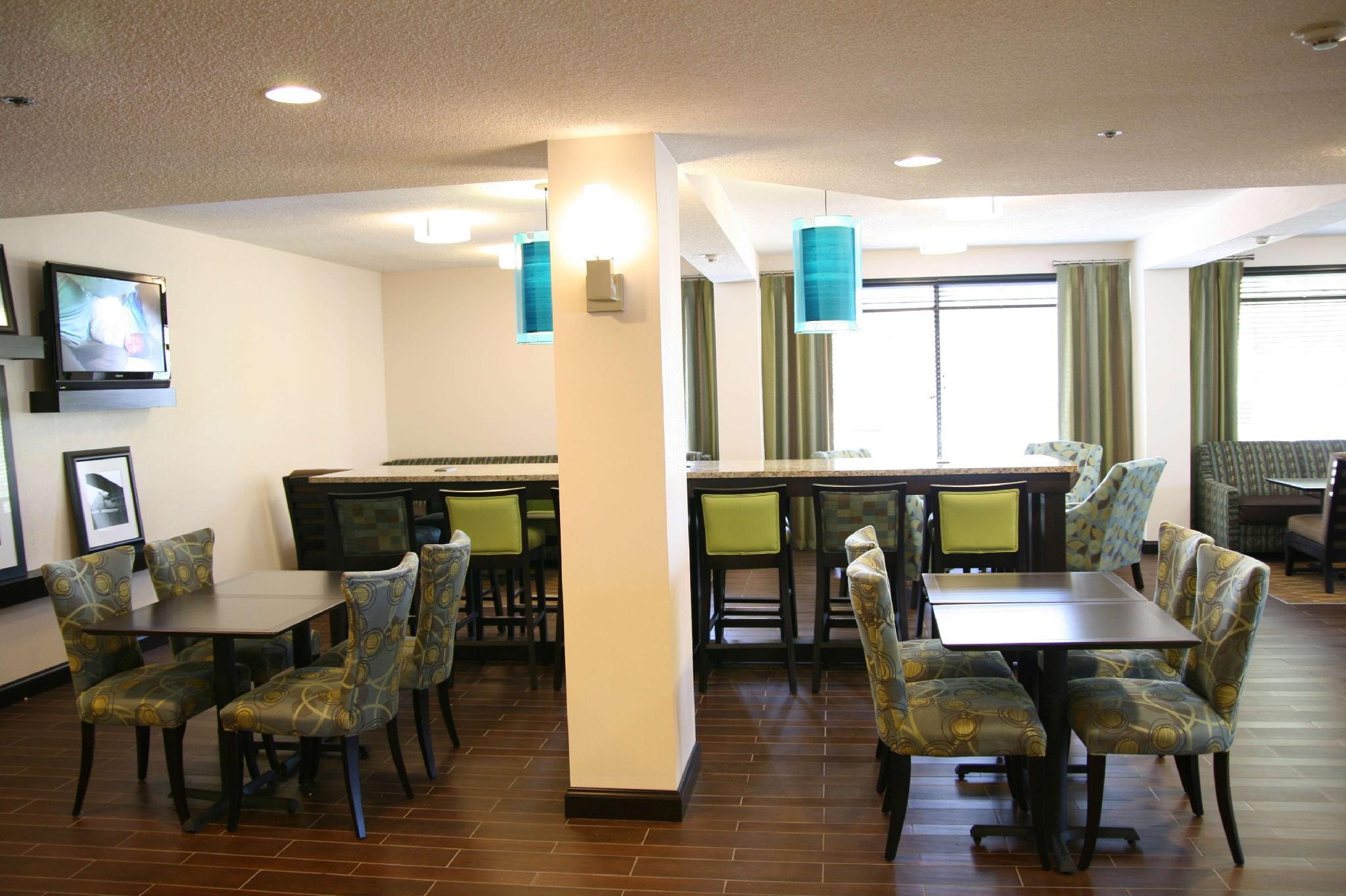 Spark By Hilton Colorado Springs I 25 Central Restaurant photo