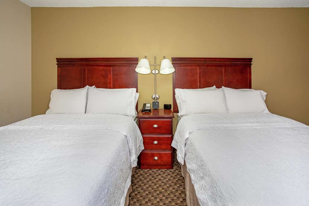 Spark By Hilton Colorado Springs I 25 Central Room photo