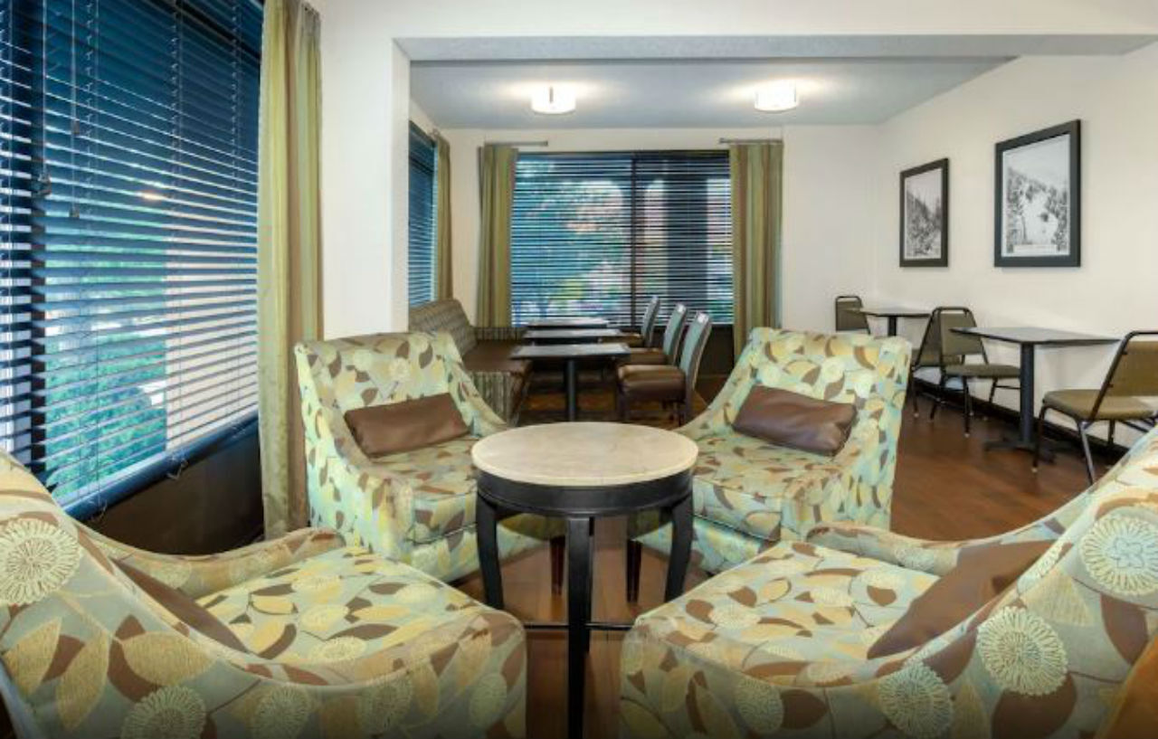 Spark By Hilton Colorado Springs I 25 Central Exterior photo